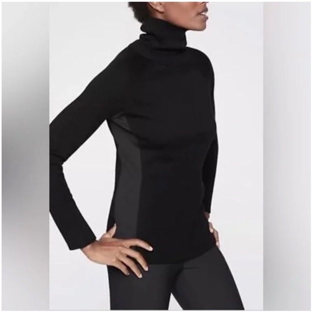Athleta Mesa Hybrid Turtleneck Merino Blend Sweater in Black Rare Style size XS